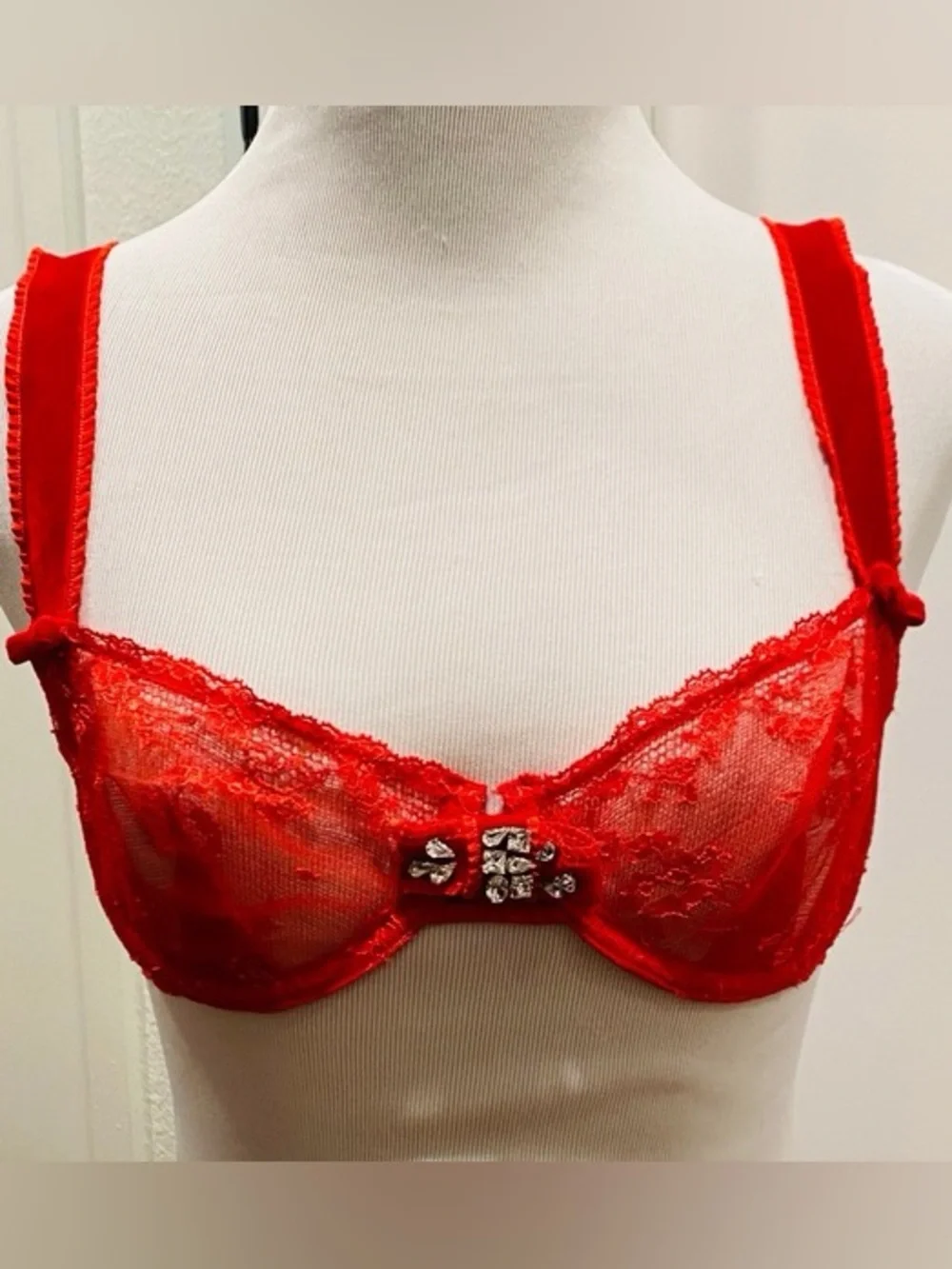 Victoria's Secret Designer Collection Red Lace Underwire Bra with Jeweled Center